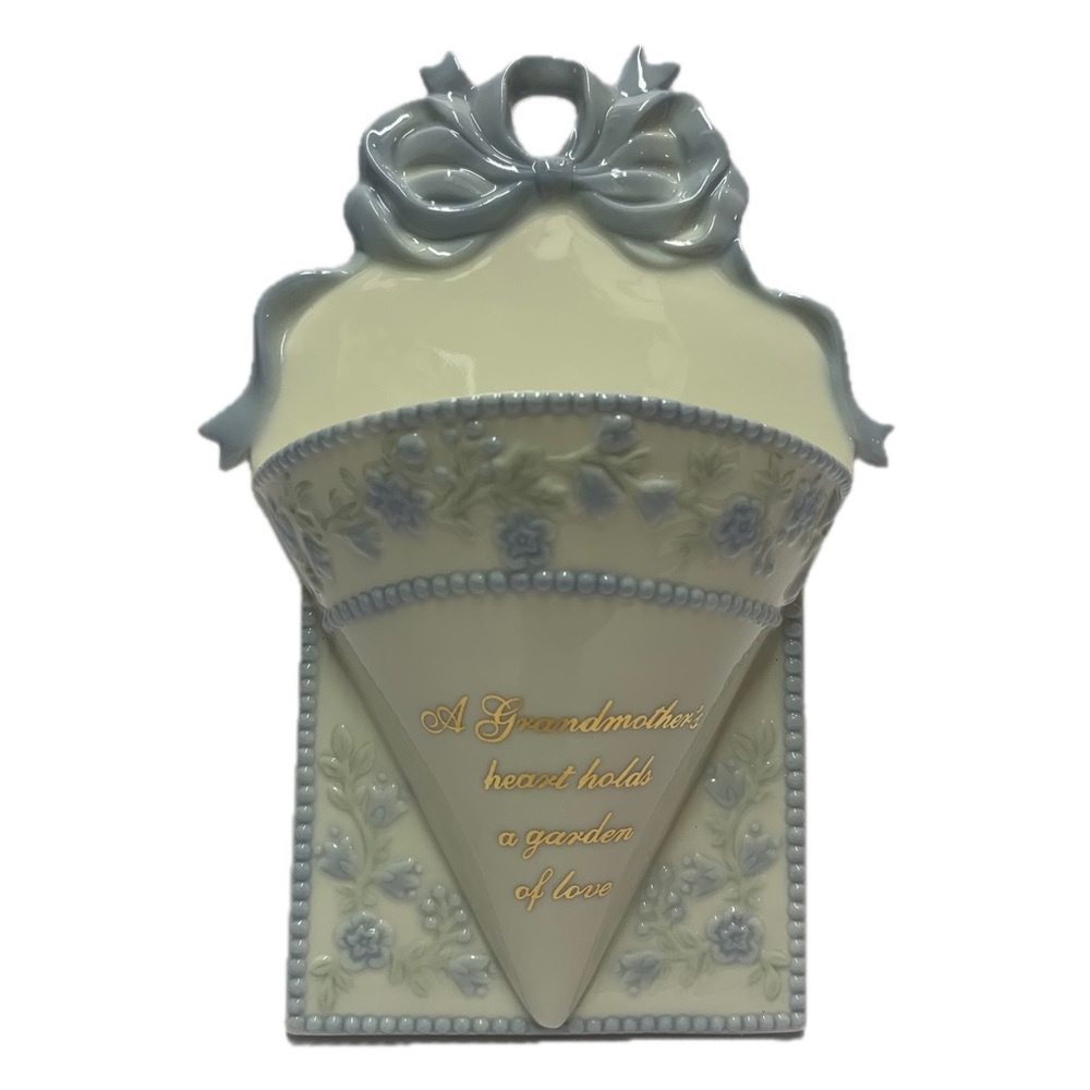 Vintage Avon Sentimental Moments Grandmother Porcelain Wall Vase 2000 NIB